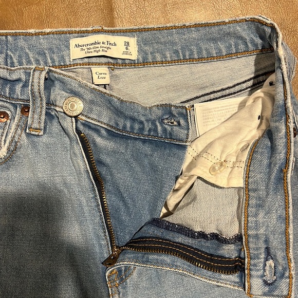 Abercrombie & Fitch Curve Love 90s Slim Straight Jean - Picture 3 of 6